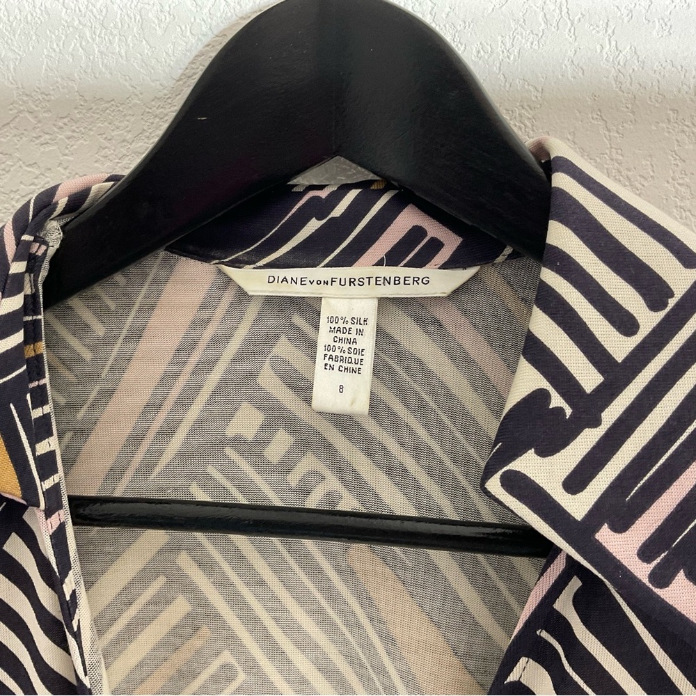 Diane Von Furstenberg Silk Wrap Dress Size 8 - Picture 5 of 14